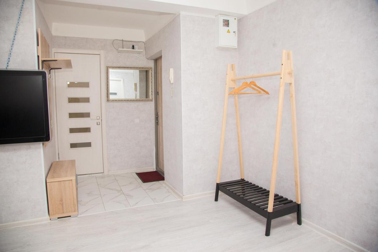 2 Rooms Luxury Apartment On Shkilna 34 Street Zaporizhia Buitenkant foto