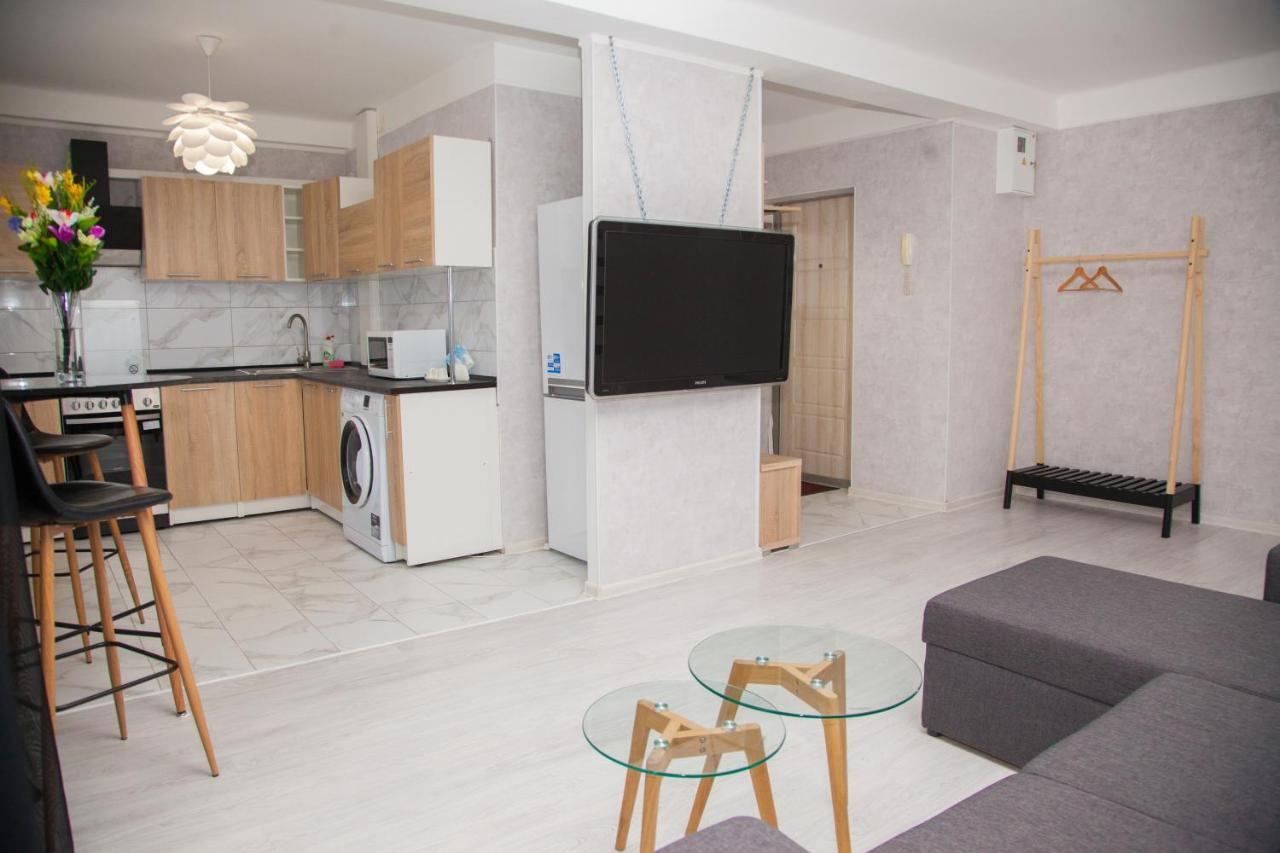 2 Rooms Luxury Apartment On Shkilna 34 Street Zaporizhia Buitenkant foto